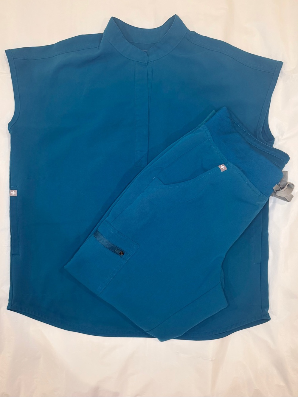 Figs Women’s Scrub Set Pacific Blue Rafaela Top XXS  & Zamora Joggers S/P